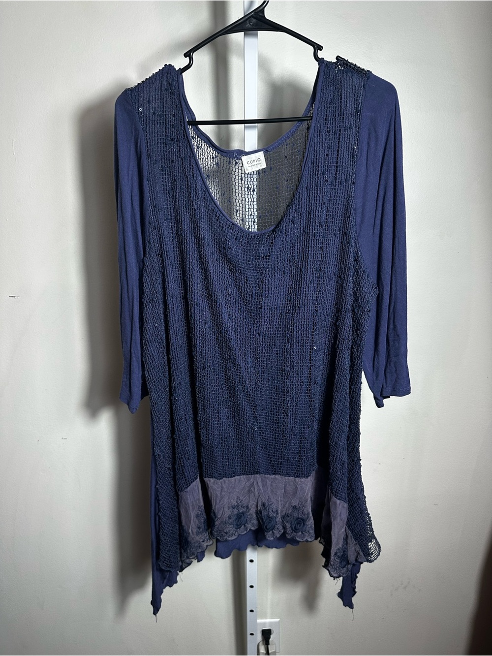 S148. Cupio Curvy Women's Navy Crochet Mesh Embroidered Tunic  3/4 Sleeve Top